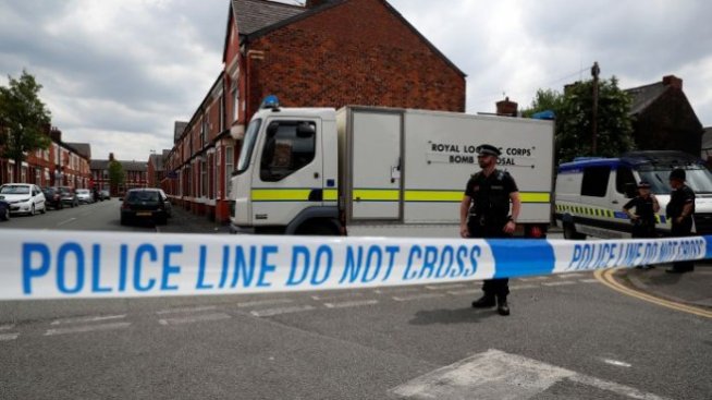 Арестите заради терористичния атентат в Манчестър продължават