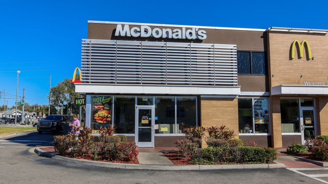 McDonald&rsquo;s отчита по-високи приходи и печалба от очакваното, но сравнимите продажби изостават