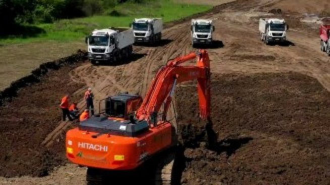 БАН: Завърналите се емигранти и вносът на работна ръка са възможности за България