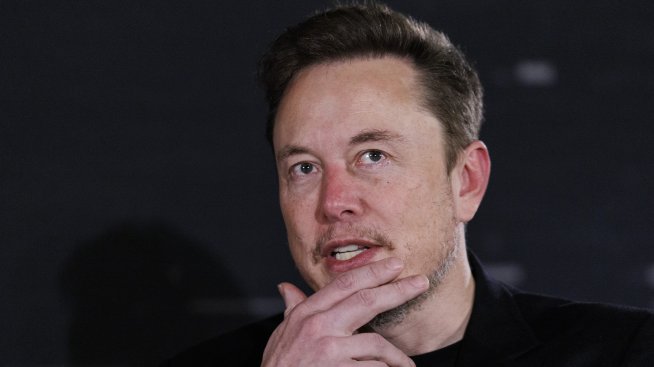 Автономните коли на Tesla правят опит да пробият силициевата преграда между САЩ и Китай