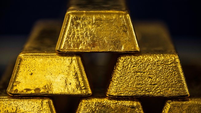 Рисковете за независимостта на Фед и протестите в Иран тласкат златото и среброто до нови рекорди