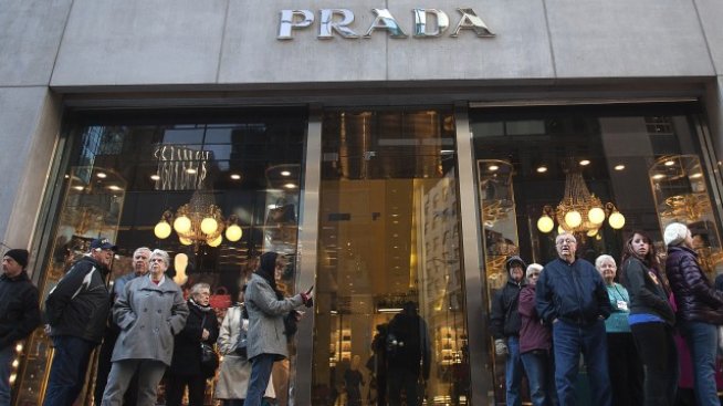 Prada разочарова след слабото търсене в Европа и Азия