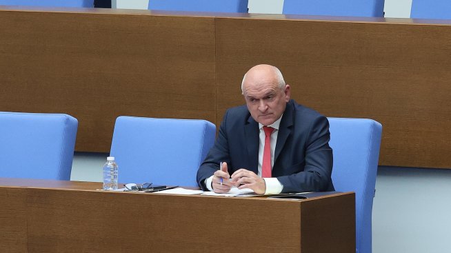 Пенсиите ще бъдат увеличени с 11% от 1 юли, увери служебният премиер пред НС