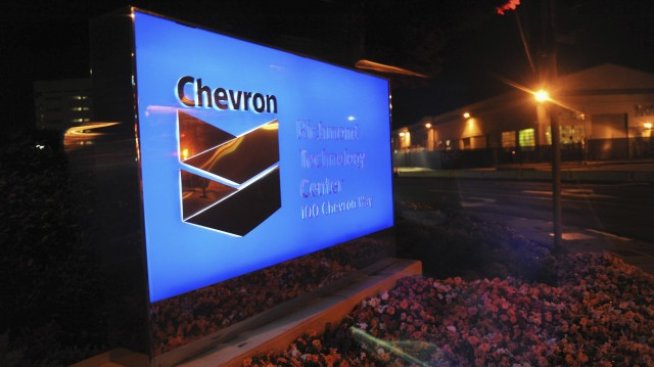 Енергийният концерн Chevron седи върху планини с пари