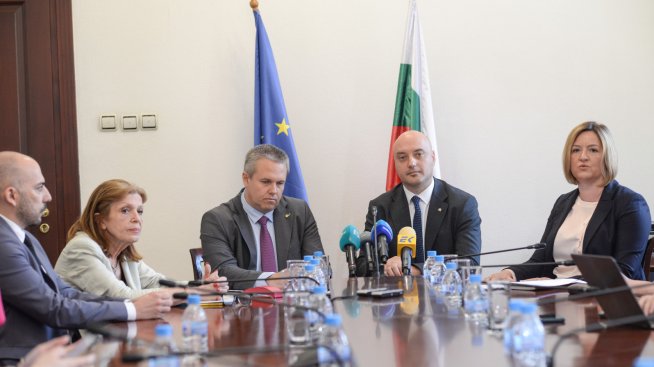 Всички вписвания на залози и запори вече могат да се следят в реално време