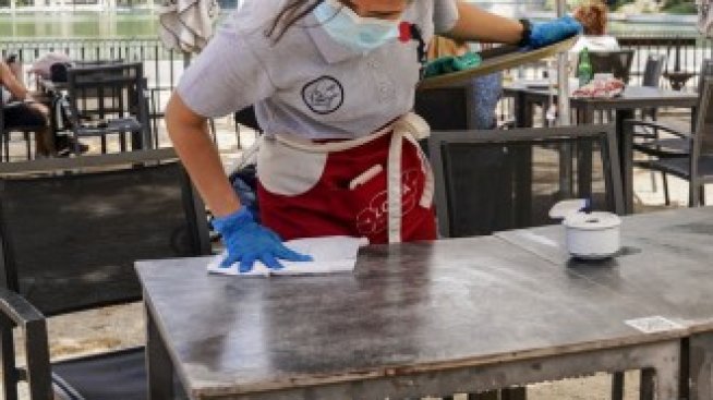 Безработицата в Испания продължава да нараства, но много по-бавно