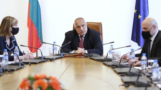 Борисов излиза в отпуск в деня, в който щеше да бъде извикан в парламента