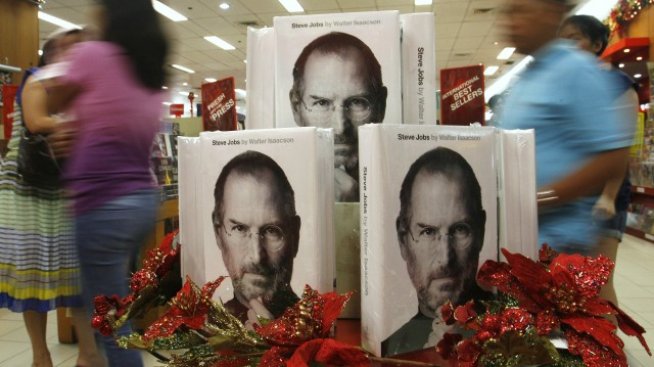 Биографията на Джобс е най-продаваната книга в Amazon за 2011 г.