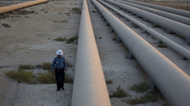 Минаващ през пустинята петролопровод ще гарантира доставките за Израел