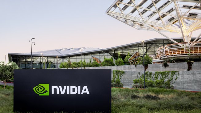 Nvidia зададе смекчена прогноза за резултатите, тъй като приходите от игри спадат с 33%
