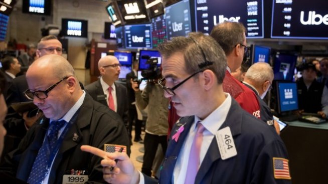Dow обърна гръб на страховете около пандемията и прибави над 500 пункта