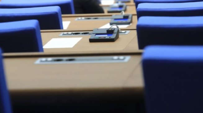 Липса на кворум провали днешното пленарно заседание