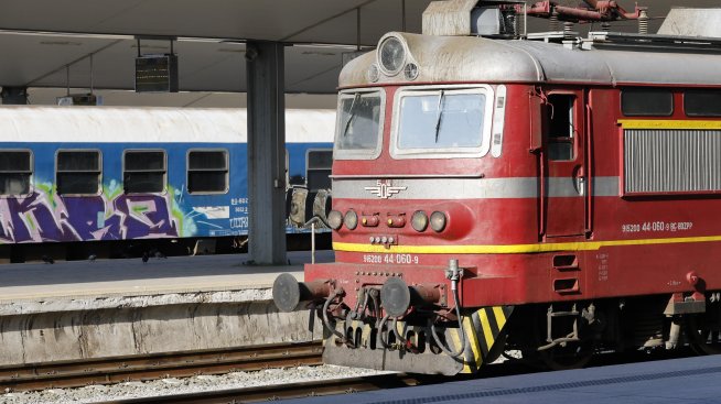 Нов закон въвежда общ електронен билет у нас за автобус, влак, самолет и кораб