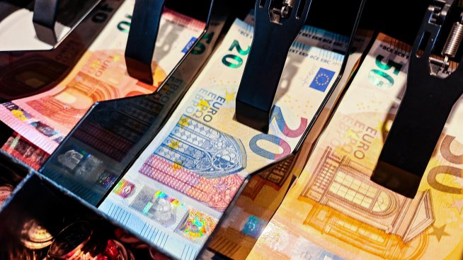 Близо половината от левовете в обращение са събрани от БНБ