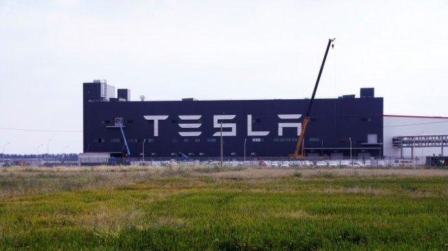 Производството в новия завод на Tesla в Китай ще бъде ключово за отчета на концерна