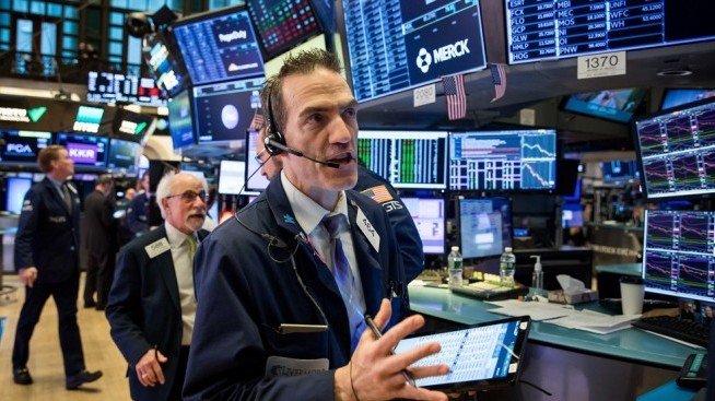 Wall Street бележи ръстове на фона на отпадането на Бърни Сандърс