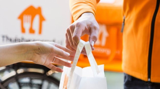 Takeaway.com: Поръчките през март се свиха само временно 