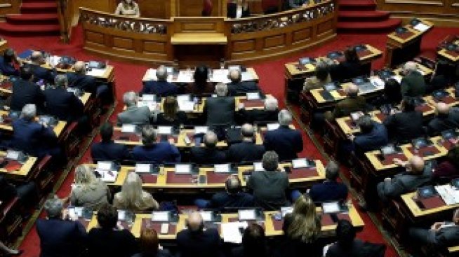Гръцкият парламент ратифицира споразумението на НАТО с Македония