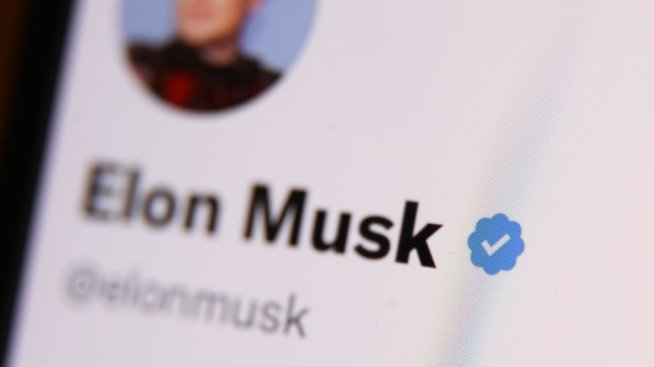 Мъск е наложил промяна в алгоритъма на Twitter, за да увеличи видимостта на туитовете си?