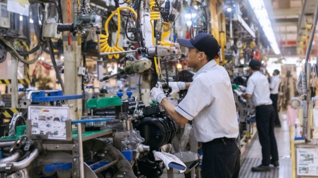 Недостигът на чипове помрачава нагласите сред японските производители