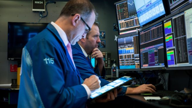 Dow започна седмицата на рекордно високо ниво