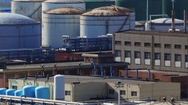 Прогнозата на МАЕ понижи цените на петрола*
