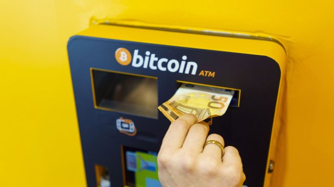 Биткойнът се приближава към мечтата на създателя си за разплащания