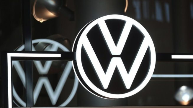 Volkswagen купува в Китай емисии за замърсяване от Tesla