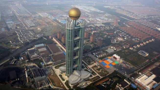 В Китай откриха небостъргач в село с 2000 души