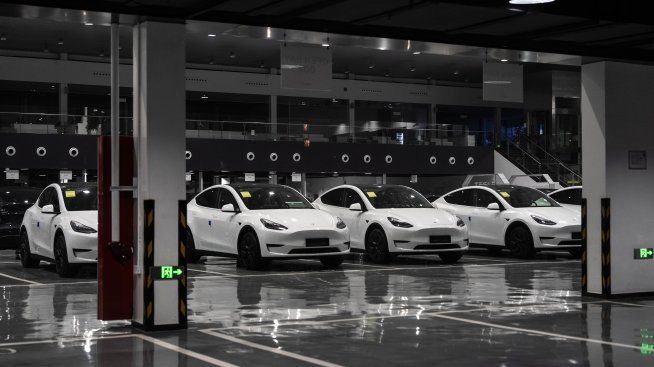 Tesla прави опит да омилостиви корпоративните клиенти в Европа