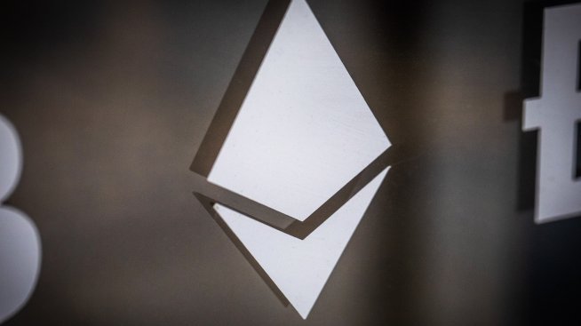 Етер ETF-ите привлякоха рекордните 1 млрд. долара само за ден