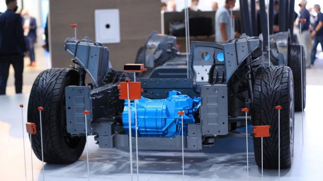 Magna повиши леко прогнозата си за целогодишните продажби след добър отчет