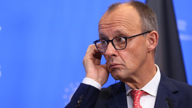 Коалицията на Мерц се бори за оцеляване, докато спорът за пенсиите ескалира