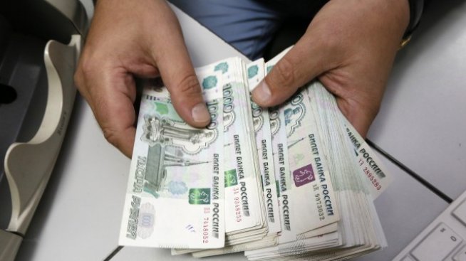Русия стимулира продажбите на чуждестранна валута