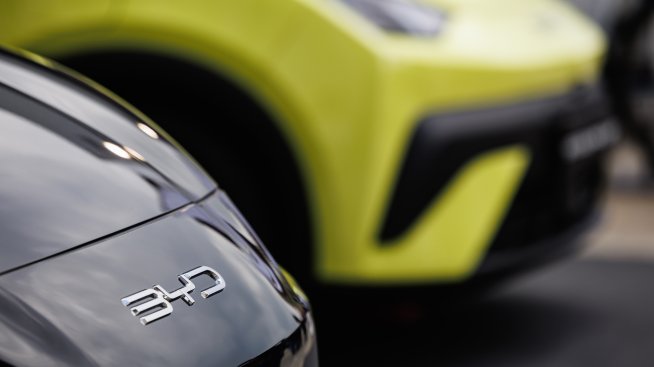 BYD преговаря със Stellantis за използване на европейските ѝ фабрики
