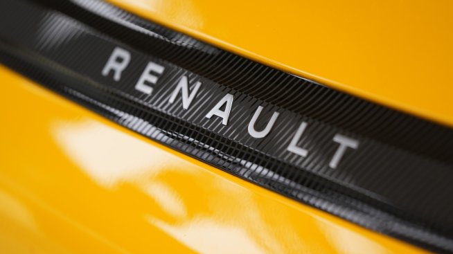 Renault поглежда към отбраната - ще разработва военни превозни средства