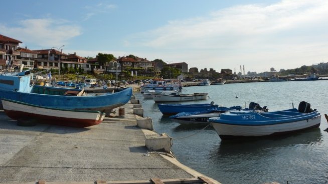 Главните архитекти на общините ще одобряват вида на сергиите в курортите