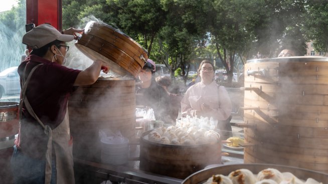 Активността в сферата на услугите в Китай отслабва до 9-месечно дъно