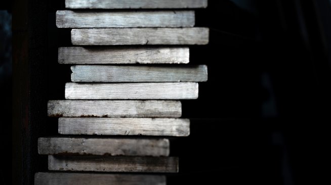 Защо Великобритания не може да направи стоманодобивната си индустрия велика отново?