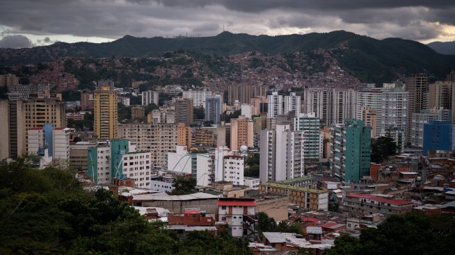 САЩ налагат санкции на Иран и свързани с Венецуела фирми заради търговия с оръжие