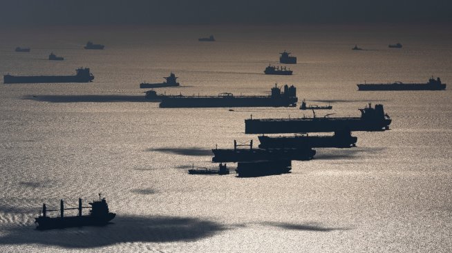 Дания затяга контрола върху танкерите от "сенчестия флот" на Русия