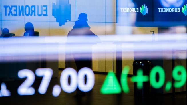 Европейските борси затвориха с оптимизъм седмицата, цената на златото се срина