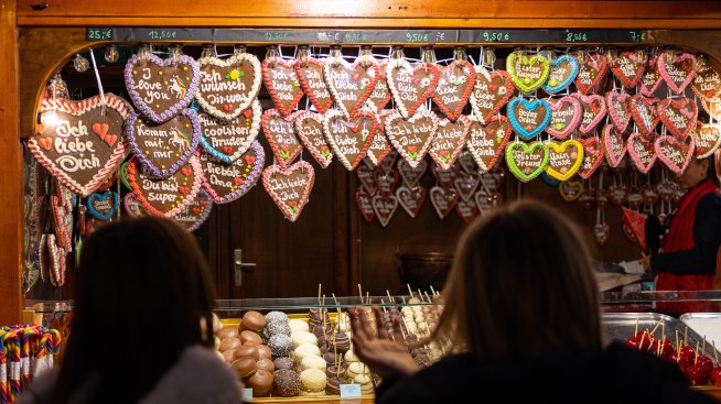 Коледните базари в Германия се борят с нарастващи разходи за охрана