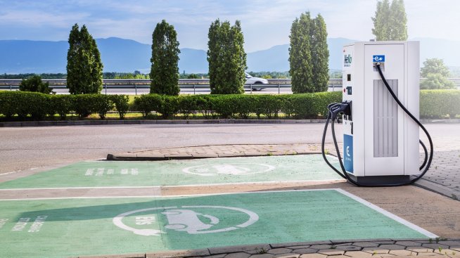 Зарядната мрежа на Eldrive предлага зелена енергия чрез гаранции за произход от ТОКИ