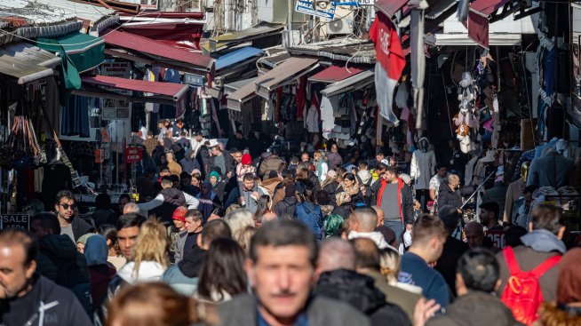 Инфлацията в Турция се забави под 40%, засилвайки прогнозите за още понижения на лихвите