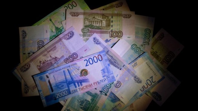 Свети червена лампа за политически набези на руски и китайски пари към Запада