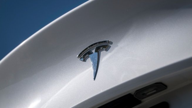 Tesla се обърна към съда в опит да блокира митата на Тръмп върху вноса от Китай