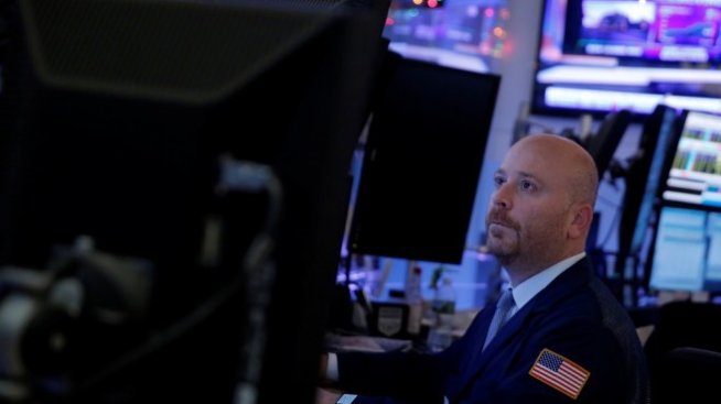 Dow Jones губи 100 пункта след опасения, че Китай ще спре покупки на щатски дълг*