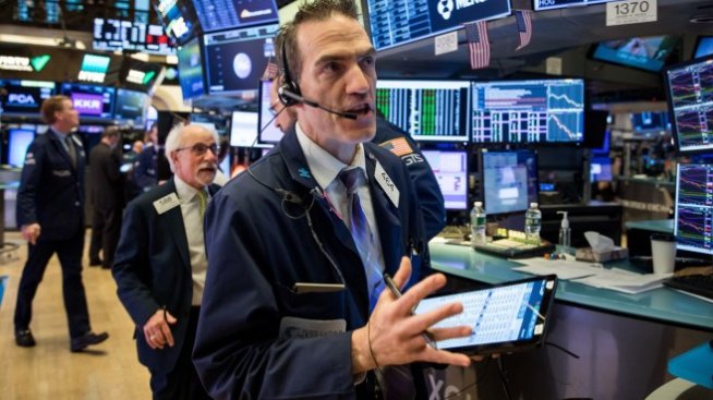 S&P 500 достига нов рекорд, подкрепен от данните за безработицата*