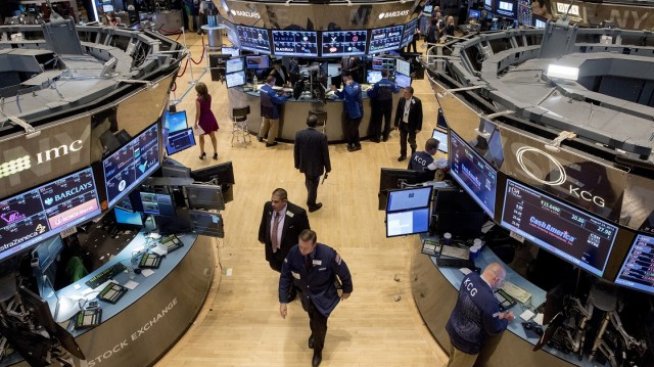 Dow Jones и S&P 500 с първи три поредни седмични загуби от януари